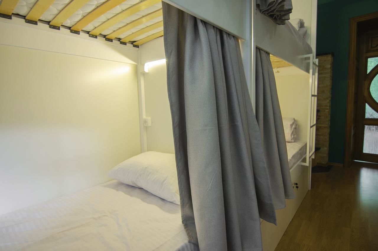 Хостелы Friends Hostel Lviv Rustaveli str Львов-16