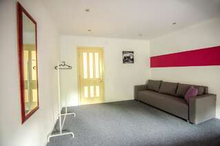 Хостелы Friends Hostel Lviv Rustaveli str Львов Номер с кроватью размера «king-size»-4