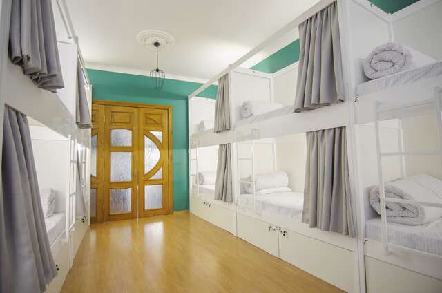 Хостелы Friends Hostel Lviv Rustaveli str Львов-6